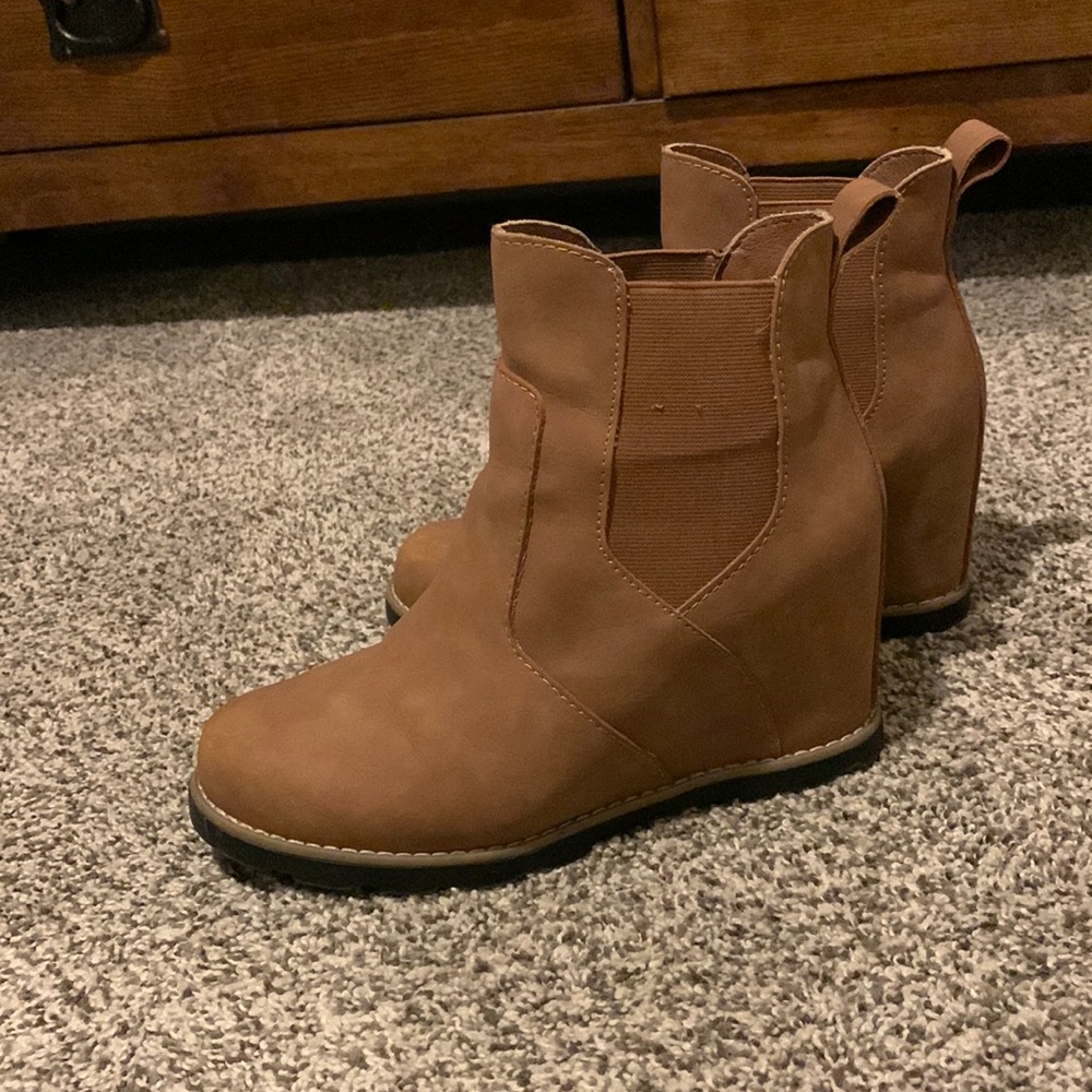 Wedge bootie